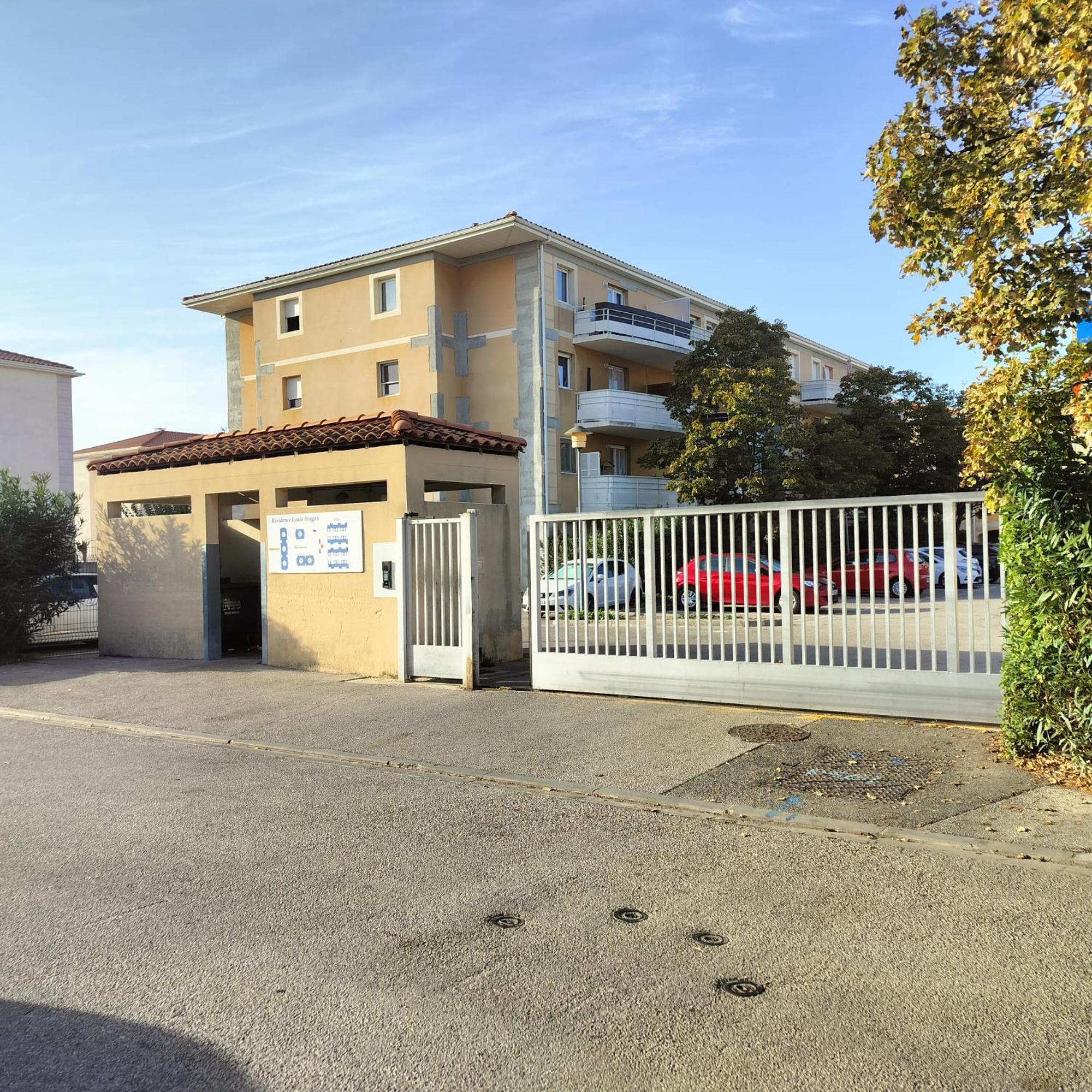 Appart T2 Dans Residence Calme Parking Prive Gratuit Miramas Εξωτερικό φωτογραφία
